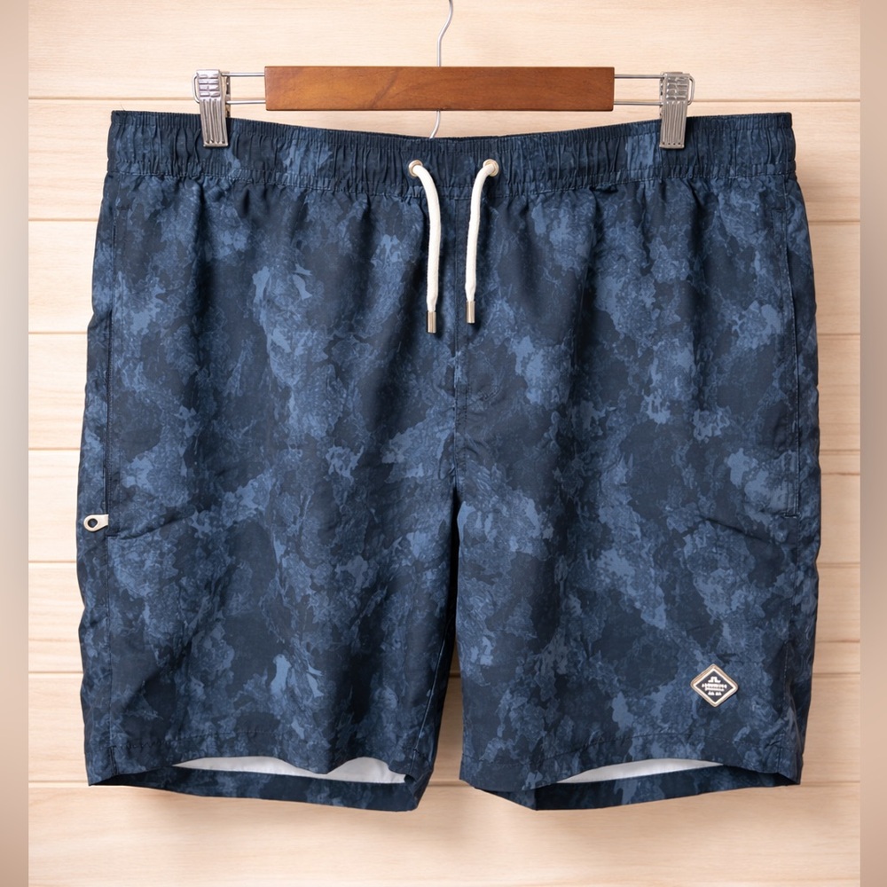 J.Lindeberg Swim Shorts XXL Blue Camo Pattern Mesh Lined Drawstring